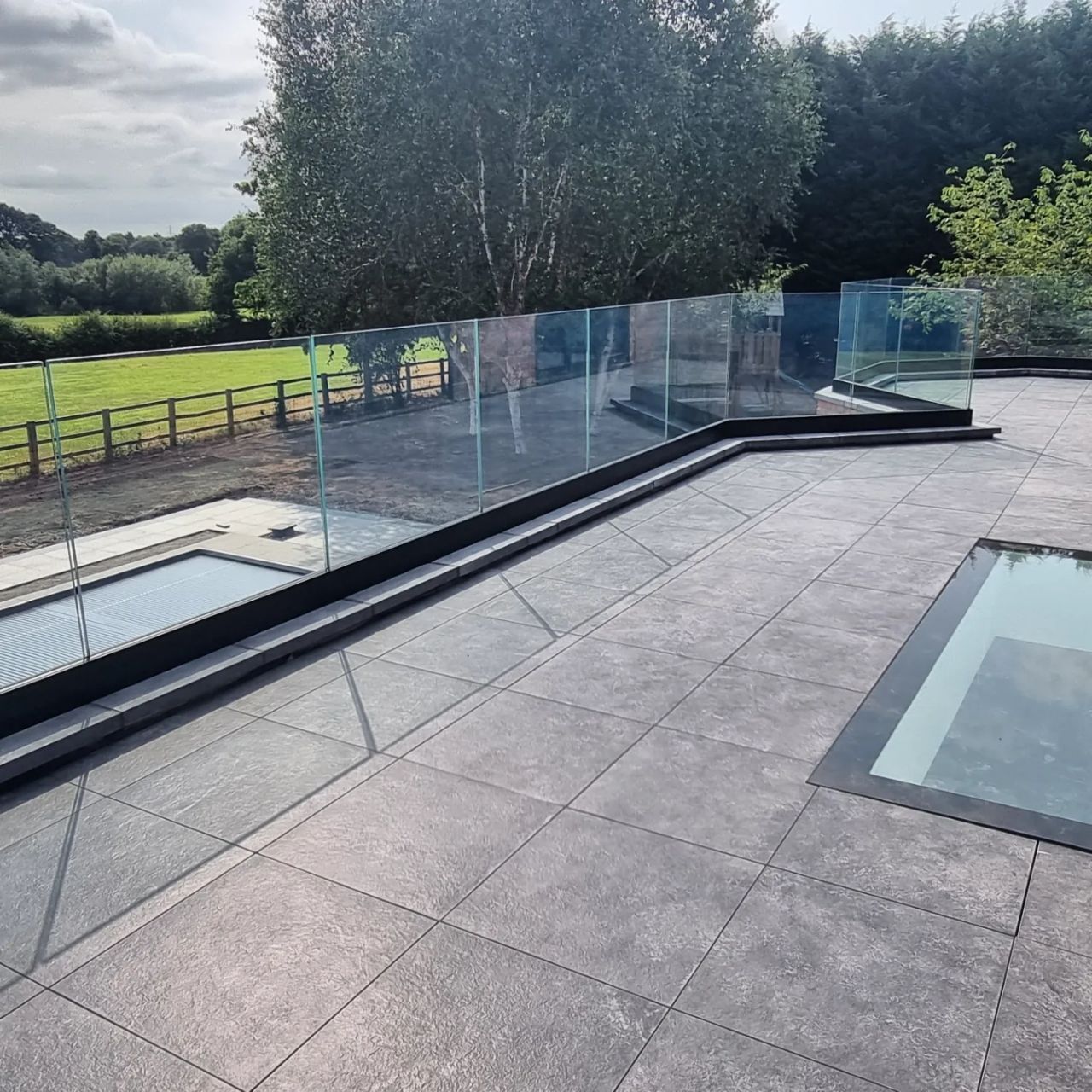 Aluminum Base Shoes for Laminated Glass Balustrades