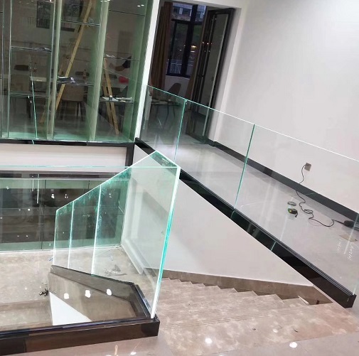 LED Aluminum U Channel Glass Railing