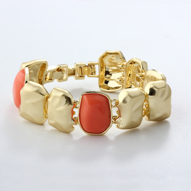 Gold-Tone Metal Irregular Beads and Imitation Coral Bracelet