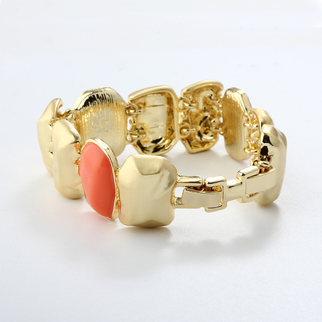Gold-Tone Metal Irregular Beads and Imitation Coral Bracelet