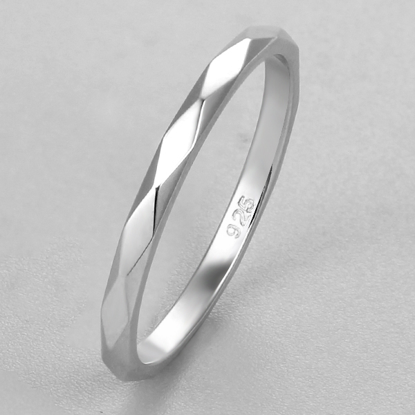 925 Sterling Silver Rhombus Cut Twist Thin Ring