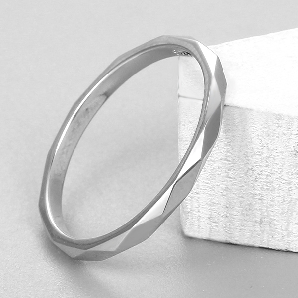 925 Sterling Silver Rhombus Cut Twist Thin Ring