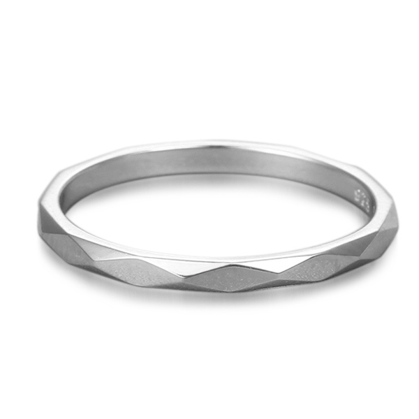 925 Sterling Silver Rhombus Cut Twist Thin Ring