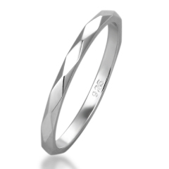 925 Sterling Silver Rhombus Cut Twist Thin Ring