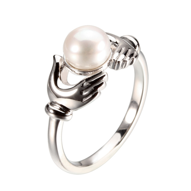 925 Sterling Silver Claddagh Hands Pearl Ring