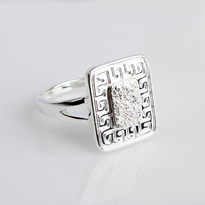 925 Sterling Silver Ring Jewelry With Pattern On The Head