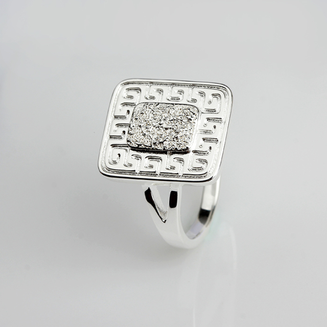 925 Sterling Silver Ring Jewelry With Pattern On The Head