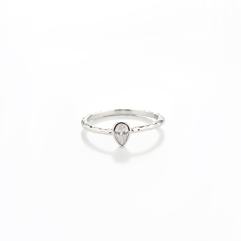 925 Sterling Silver Hammered Pear-Shaped CZ Thin Band Ring