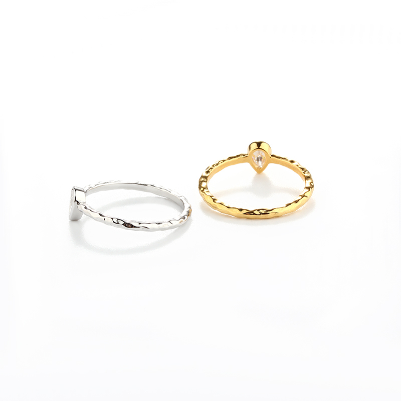 925 Sterling Silver Hammered Pear-Shaped CZ Thin Band Ring