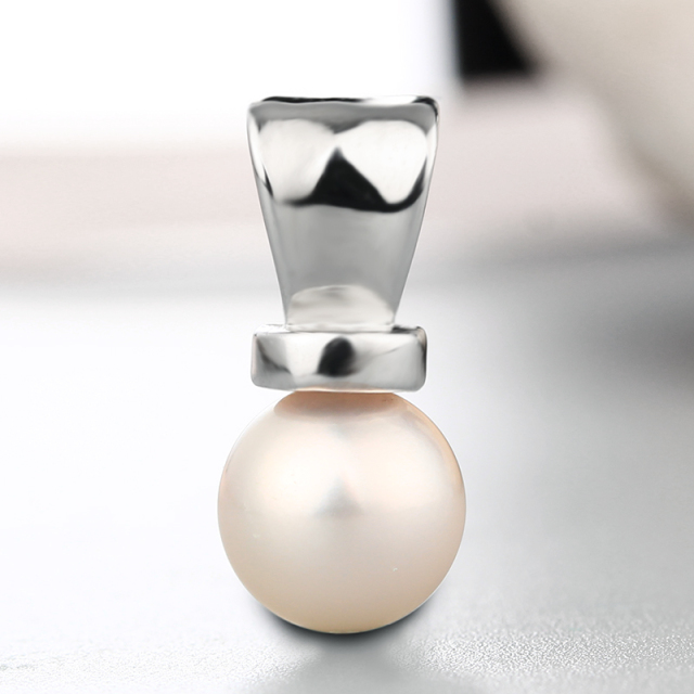 925 Sterling Silver Simple Pendant With Pearl Cup