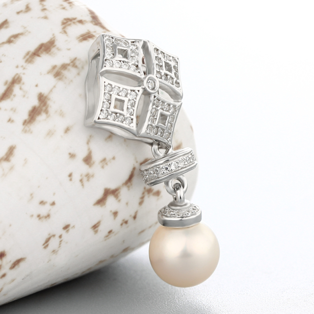 925 Sterling Silver CZ Stone Diamond Shaped Pendant For Pearl