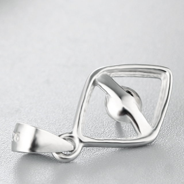 925 Sterling Silver Simple Diamond Shaped Pendant For Pearl