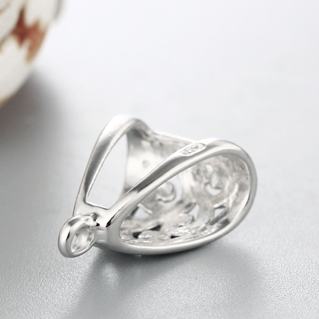 925 Sterling Silver Fancy Hollow Pendant