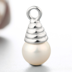 925 Sterling Silver Whirling Horn Pendant With Pearl Cups