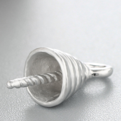 925 Sterling Silver Whirling Horn Pendant With Pearl Cups