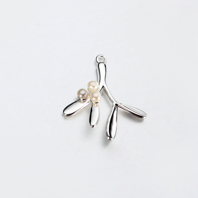 925 Sterling Silver Pearl Leaf Charm
