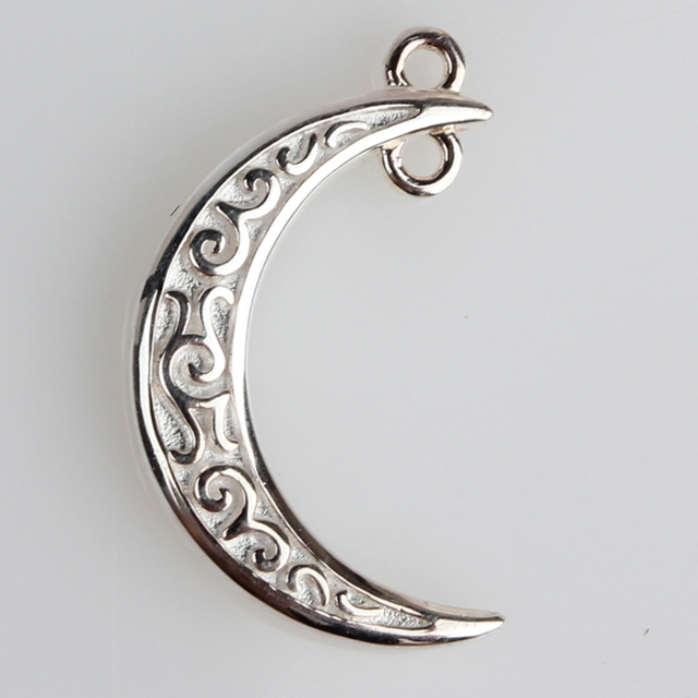 925 Sterling Silver Hot-Selling Scythe Moon Charms With Patterns