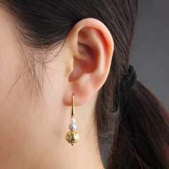 925 sterling silver freshwater pearl with texture bead hook earrings