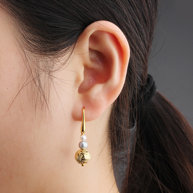 925 sterling silver freshwater pearl with texture bead hook earrings