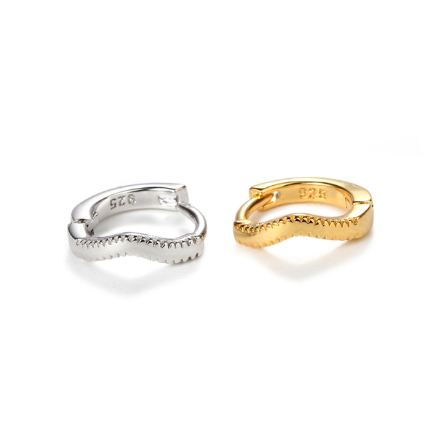 925 Sterling Silver Simple Huggie Earring
