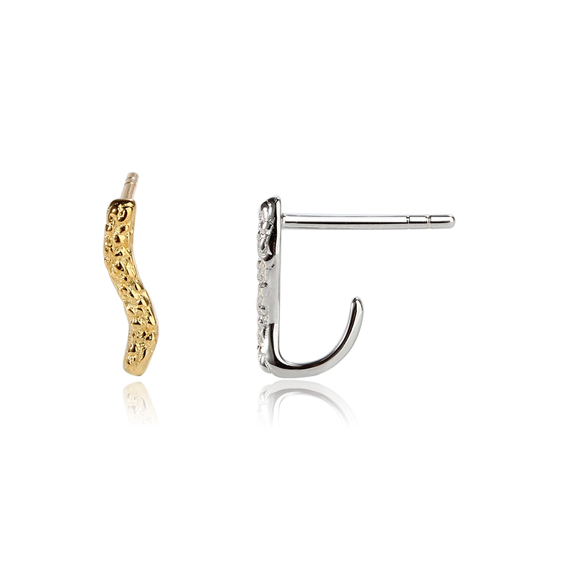 Sterling Silver Raising Hammered Earlobe Stud