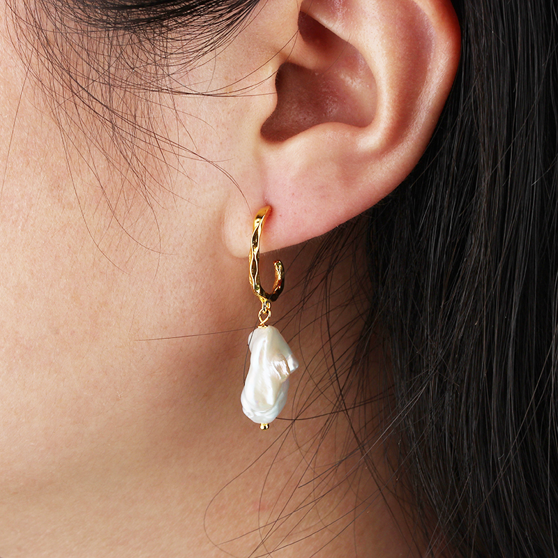 925 Sterling Silver Baroque Pearl Earrings