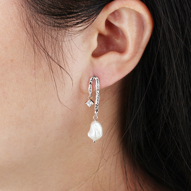 925 Sterling Silver Baroque Pearl Earrings