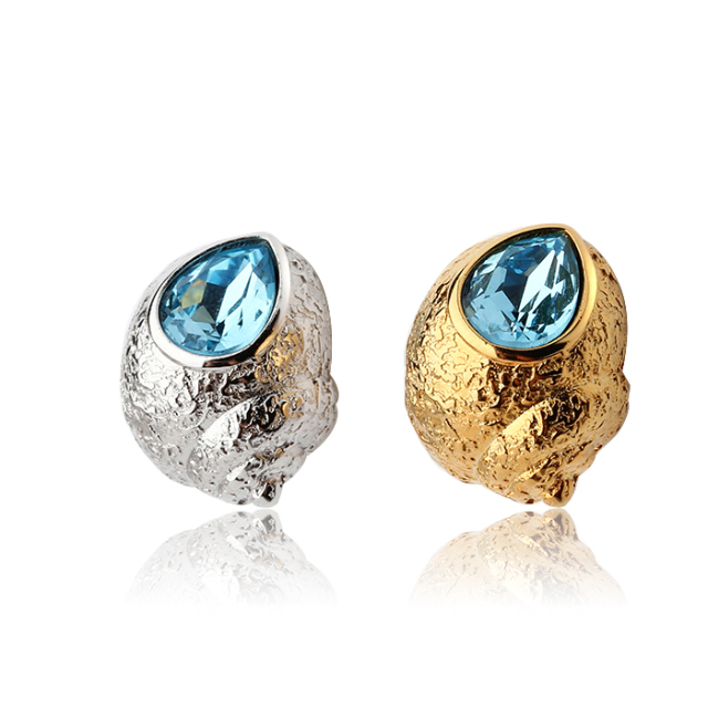 925 Sterling Silver Hammered Winkles Crystal Earring Stud