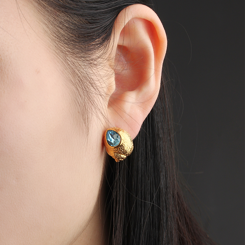 925 Sterling Silver Hammered Winkles Crystal Earring Stud