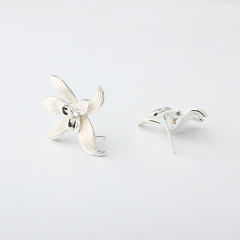 Lily Flower Style White Enamel Silver-Tone Earrings
