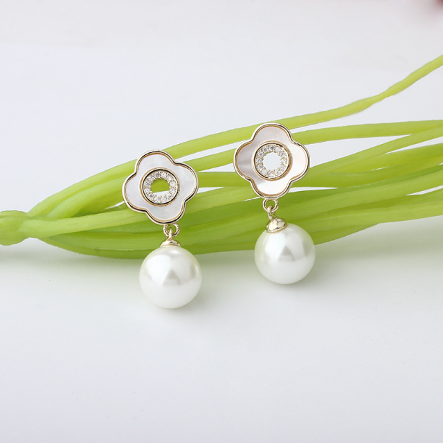 Gold-Tone Clover Shell & Shell Pearl Drop Earrings
