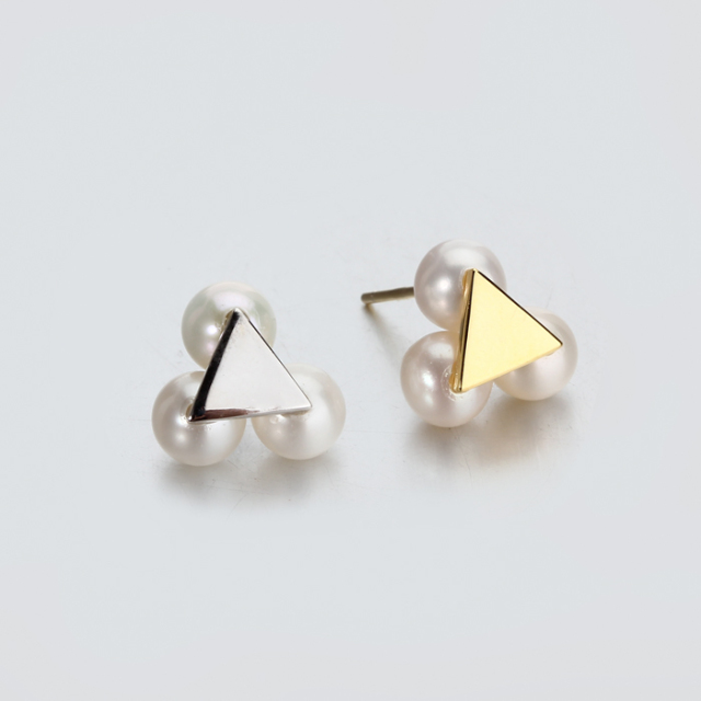 925 Sterling Silver Triangle-Shaped Pearl Earring Stud For Women