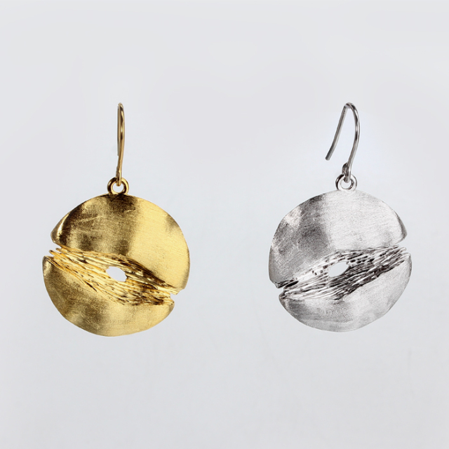 925 Sterling Silver Fashionable Hammered Charm Earrings Hook