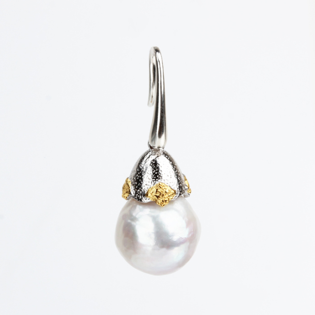 925 Sterling Silver Baroque Pearl Hammmered Earring