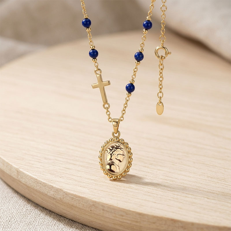 18K Gold PVD Plated Stainless Steel Queen Cameo Pendant