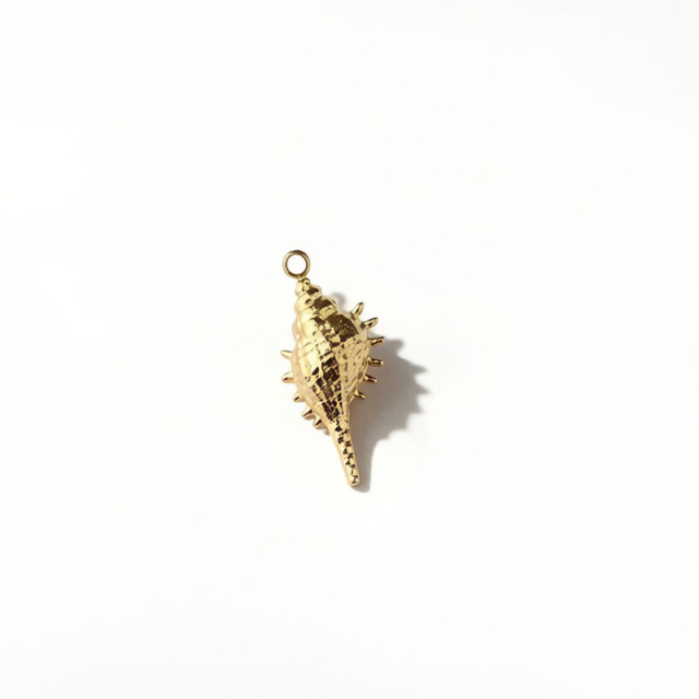18K Gold PVD Plated Stainless Steel Spiky Conch Shell Charm
