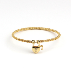 925 Sterling Silver Mesh Bangle With Heart Clasp