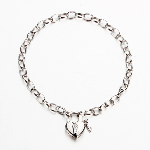 925 Silver Oval Chain Bracelet With Heart Lock Clasp