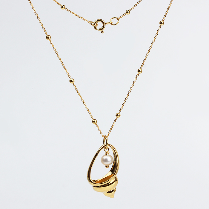 925 Sterling Silver Freshwater Pearl Shiny Sea Snail Necklace