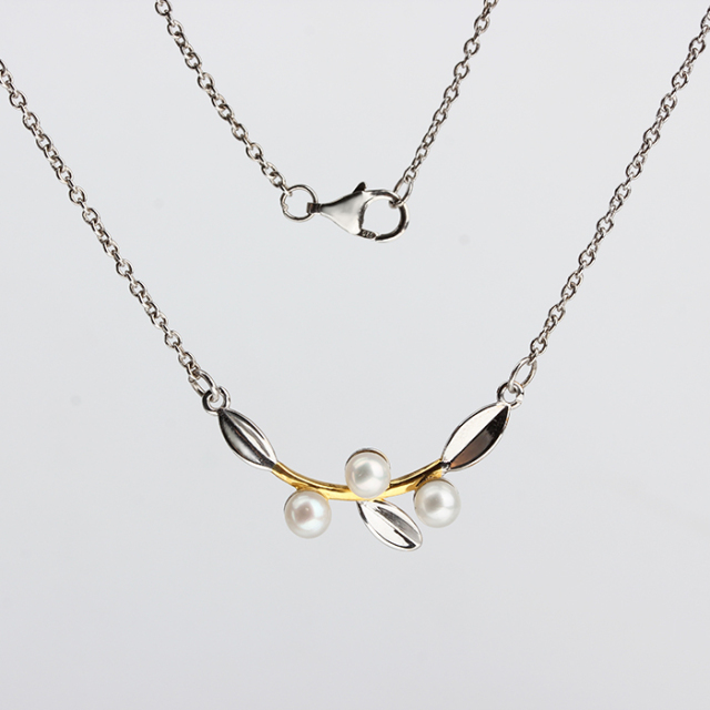 925 Sterling Silver Two-Tone Leaf and Freshwater Pearl Pendant Necklace