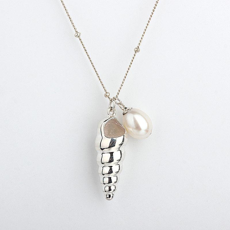 925 Sterling Silver Shell Pendant Necklace with Freshwater Pearl Accent