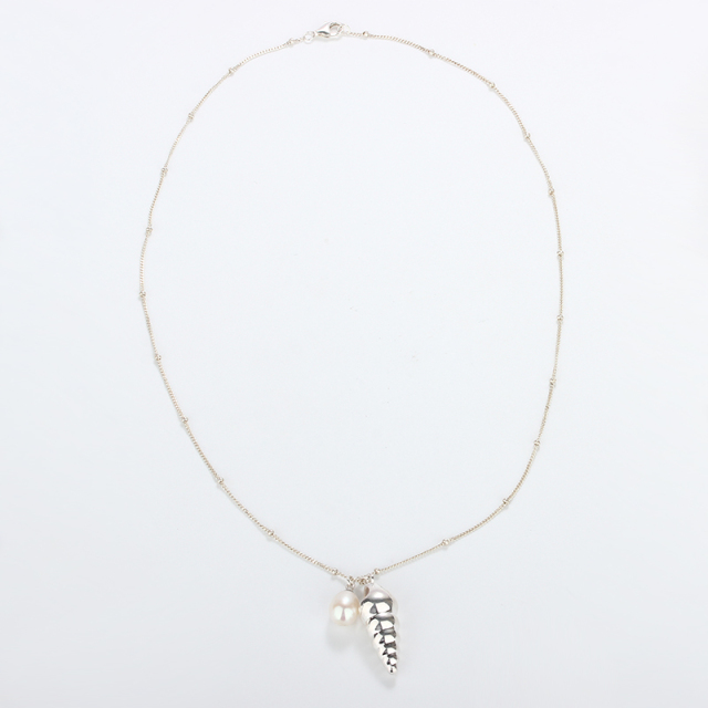 925 Sterling Silver Shell Pendant Necklace with Freshwater Pearl Accent