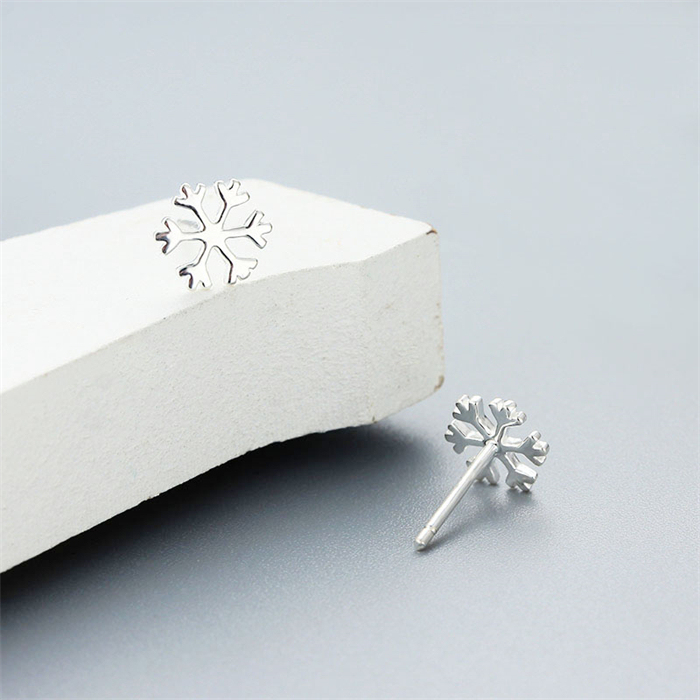 925 Sterling Silver Snowflake Stud Earrings For Women