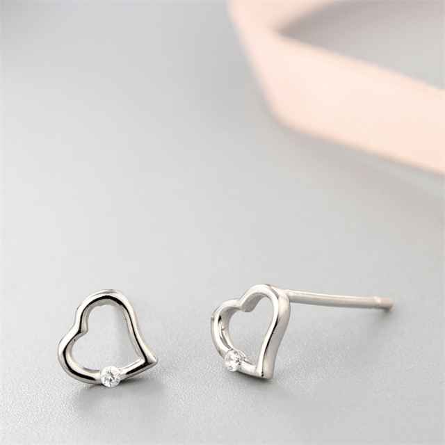 925 Sterling Silver CZ Heart Stud Earrings