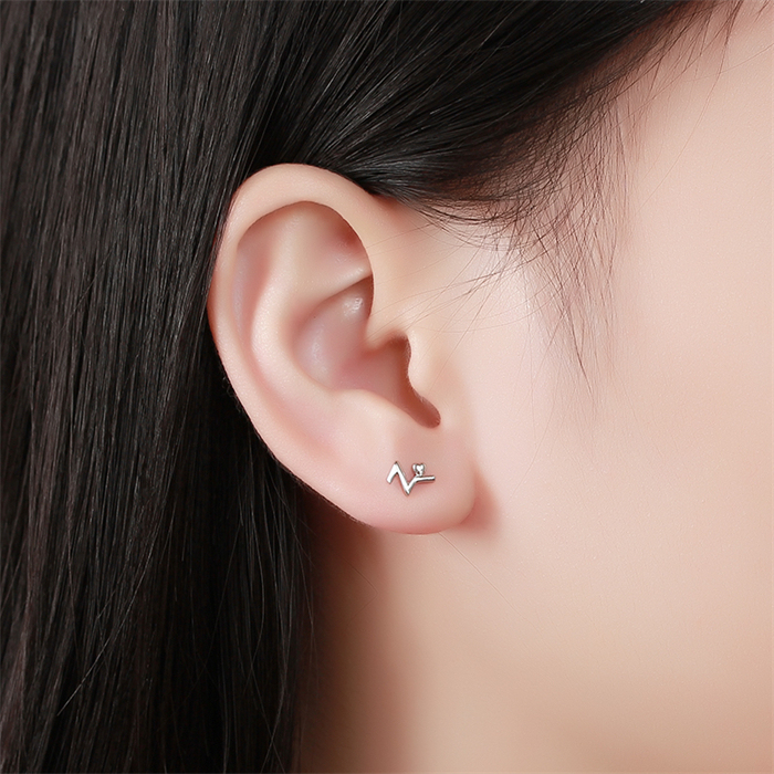925 Sterling Silver Letter N Stud Earrings With A Heart