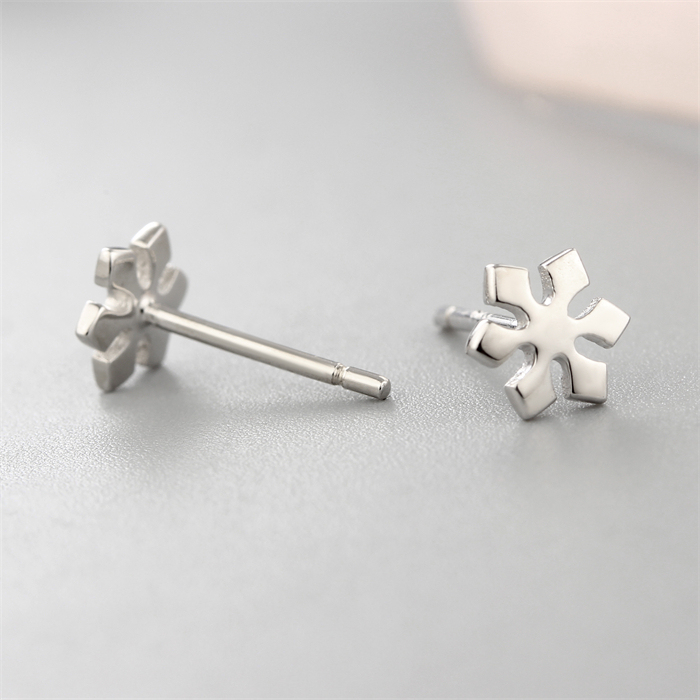 925 Sterling Silver Snowflower Stud Earrings
