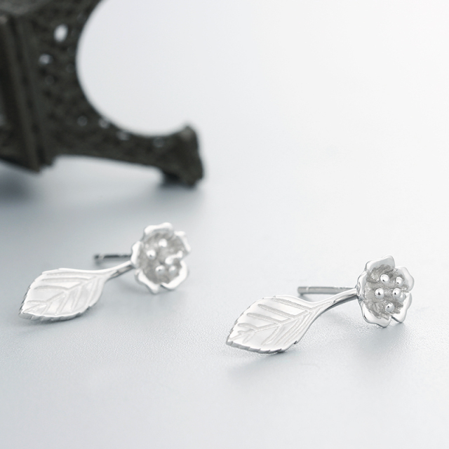 925 Sterling Silver Flower And Leaf Drop Earrings