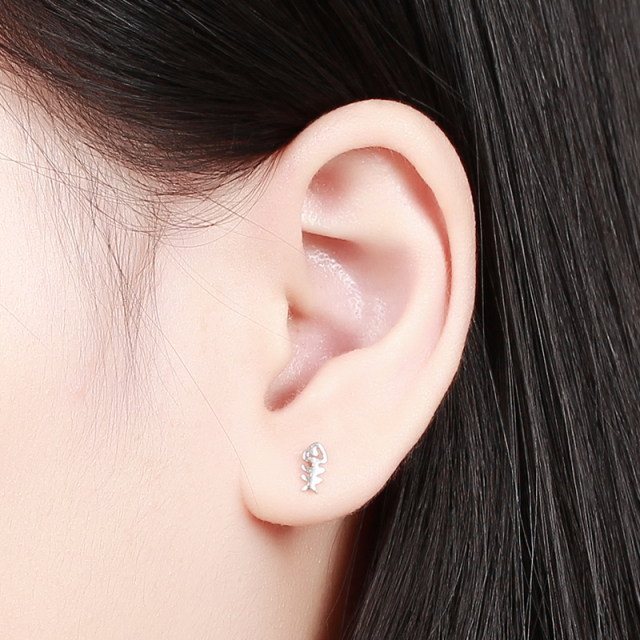 925 Sterling Silver Fishbone Stud Earrings