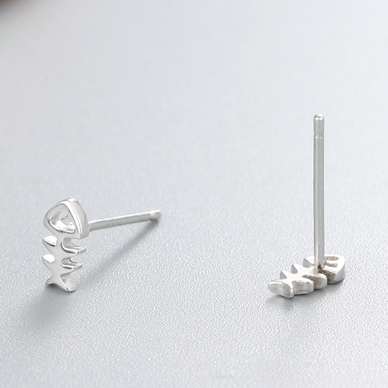 925 Sterling Silver Fishbone Stud Earrings