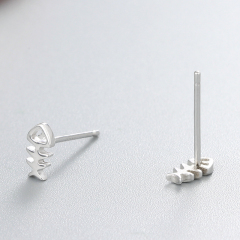 925 Sterling Silver Fishbone Stud Earrings